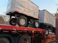 新疆客戶3臺(tái)移動(dòng)拖車發(fā)貨